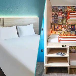  Otel Hotelf1 Paris Ouen Marche Aux Puces Fransa