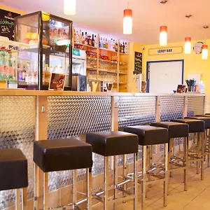  Hostel A&o Hauptbahnhof Avusturya
